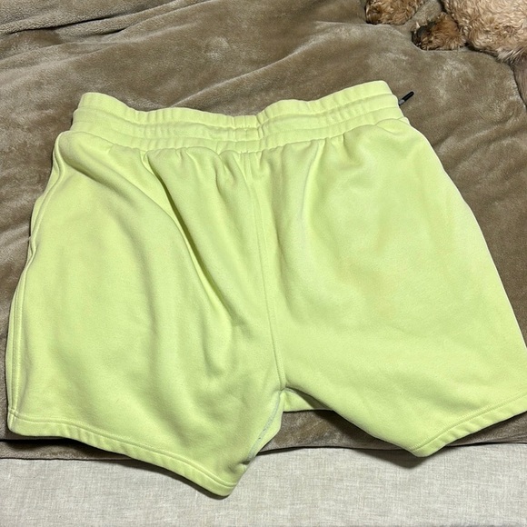 Fabletics Men's Athletic Shorts in Light Yellow - Picture 2 of 2